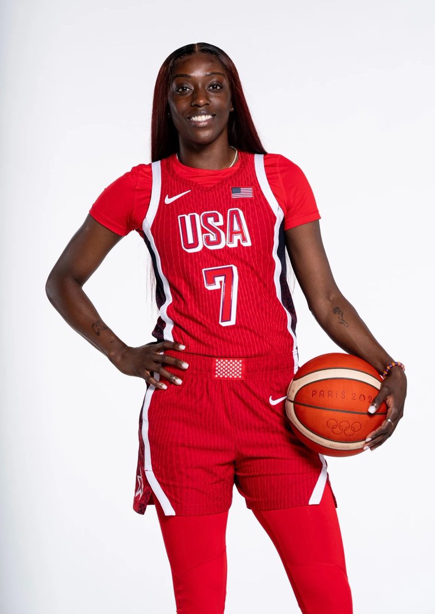 Kahleah Copper off the bench vs Team France:

12 PTS
5 RBS
2 AST
2 STL
3-8 FG
6-6 FT

🇺🇸🥇