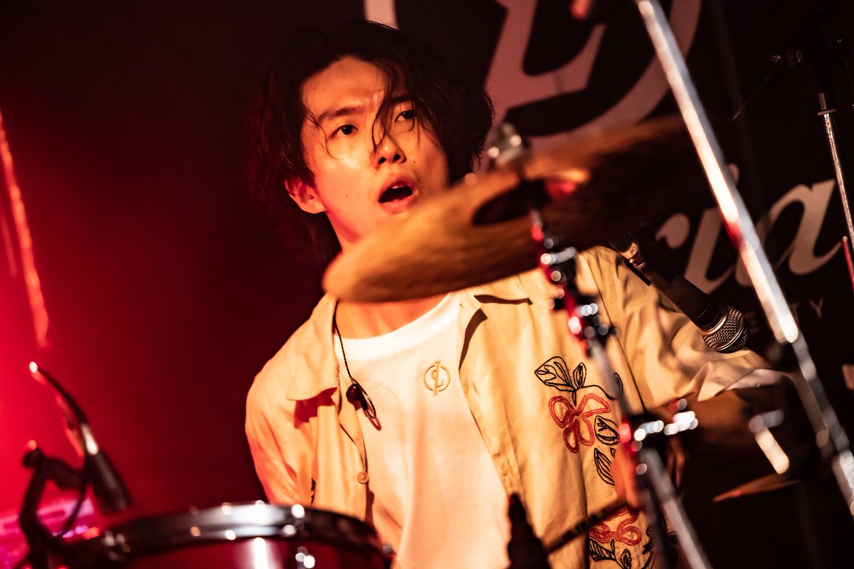 qlaria_official's tweet photo. 【🎂🎉HAPPY BIRTHDAY!!🎉🎂】

本日8/12は！
qlariaのDrums、輝昇(@kisho812)の誕生日！🎁🎉㊗️🥳

これからもqlariaを後ろから支える輝昇に注目👀

photo by はせちゃん @hasechan08 https://t.co/QMk6RheaMM