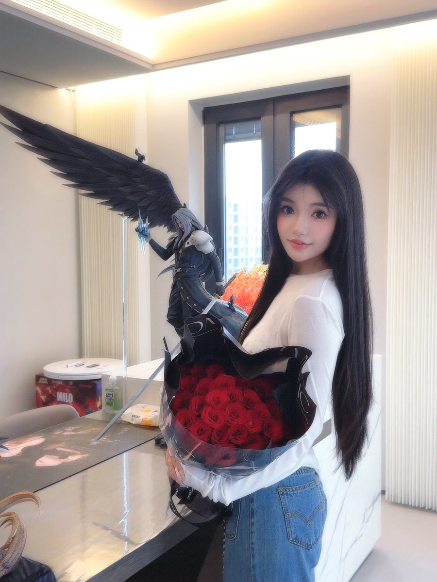 fantasy373's tweet photo. Which one do you think is better?
#Sephiroth #Valentinesday https://t.co/c9MI7UhDQ7