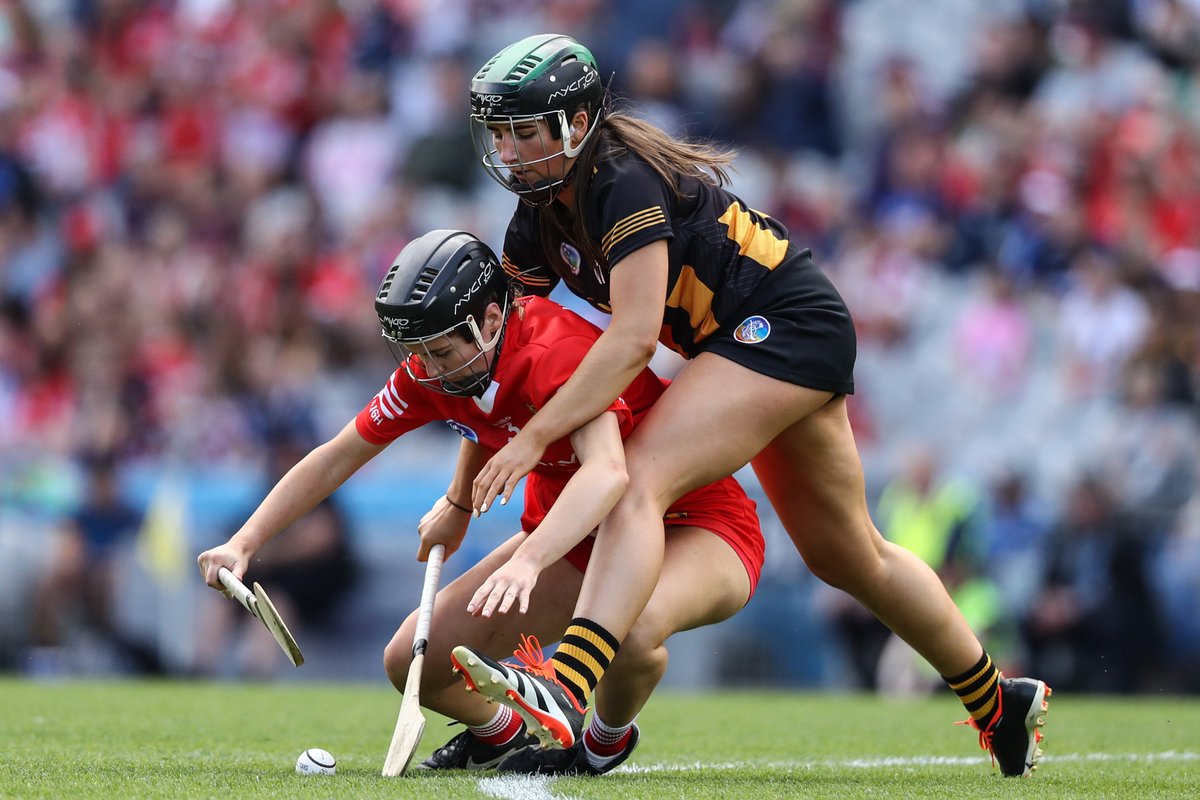 FT score here in Croke Park in the Glen Dimplex All-Ireland Intermediate Final⏰
🔴Cork 1-11
🟡Kilkenny 1-10

Congratulations to <a href="/CorkCamogie/">OfficialCorkCamogie</a> crowned the GlenDimplex Intermediate Champions for 2024👏 Well done to the team and management and enjoy the celebrations🥳

#camogie120