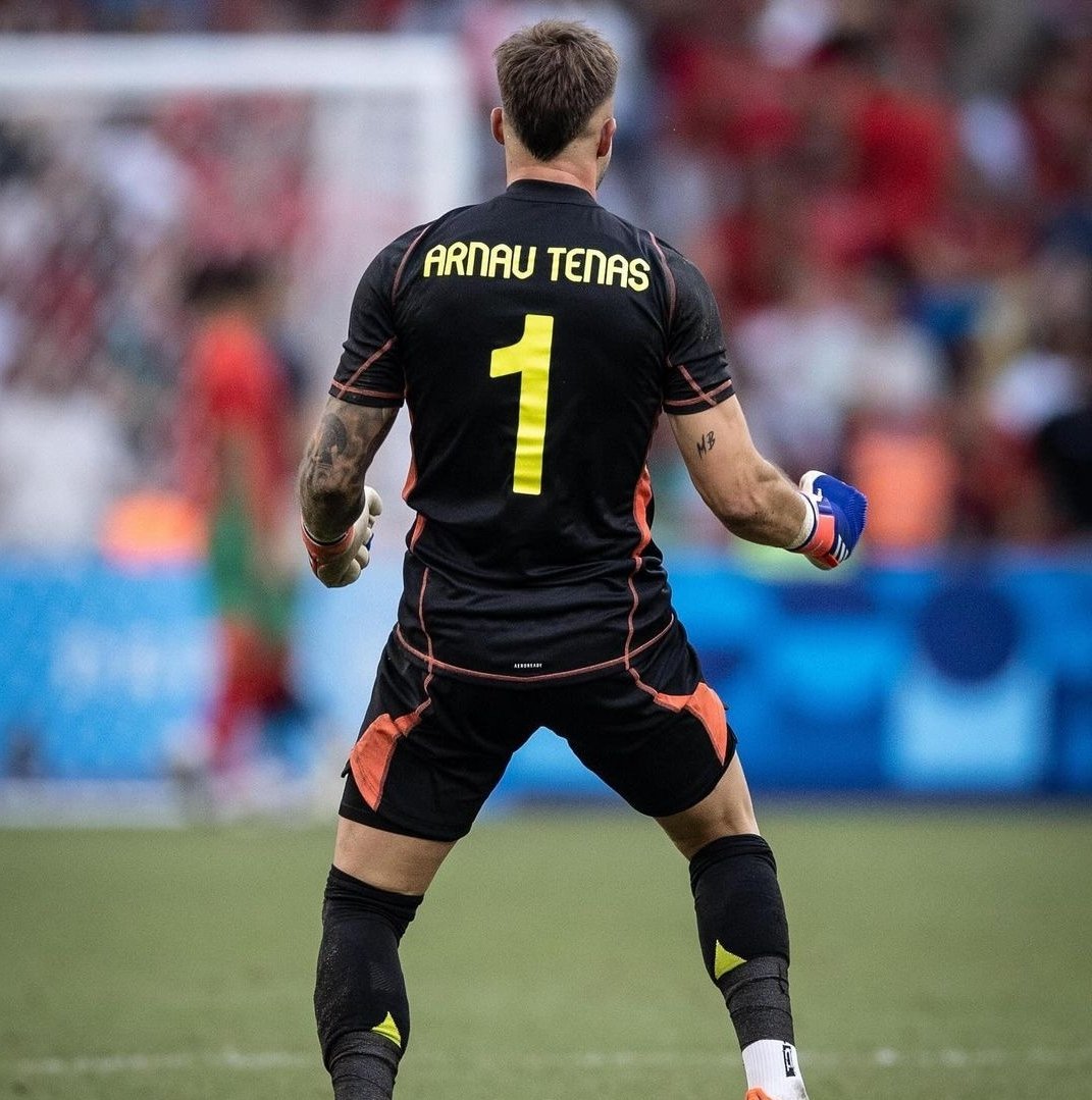 Claro ejemplo de superacion emocional dentro del mismo partido donde acabó siendo decisivo de manera positiva para la <a href="/SEFutbol/">Selección Española Masculina de Fútbol</a>, tanto a nivel defensivo como ofensivo.

💡 Mensaje interior positivo y concentrados hasta el final. 
Grande <a href="/arnautenas/">Arnau Tenas</a> .