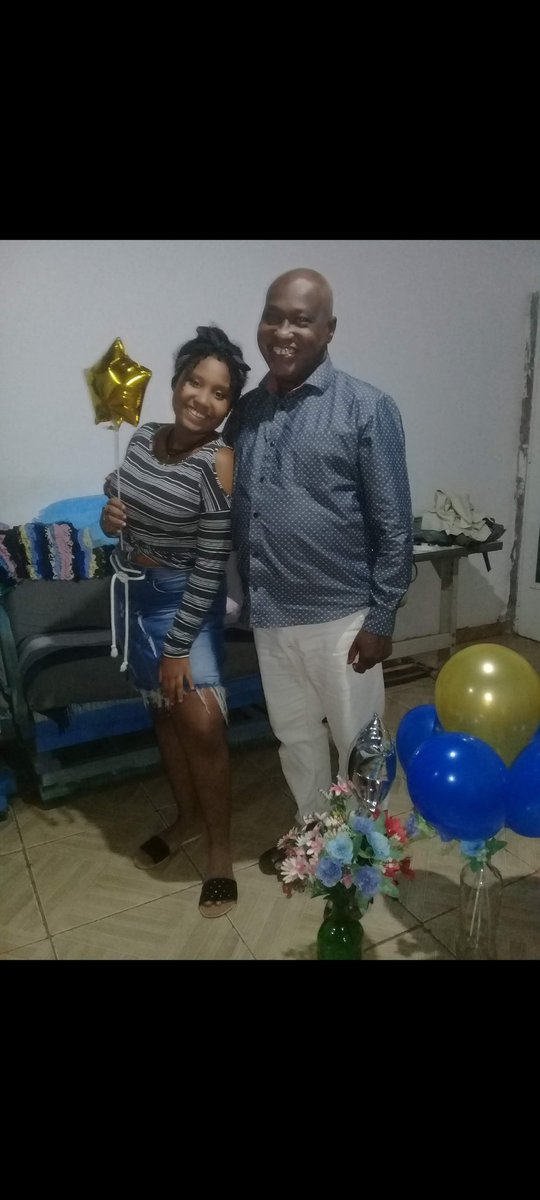Esterviih1's tweet photo. Feliz dia dos pais Paizinhooo💙✨️
Te amo de montão❤️❤️❤️ https://t.co/YZ4ib7mIoW