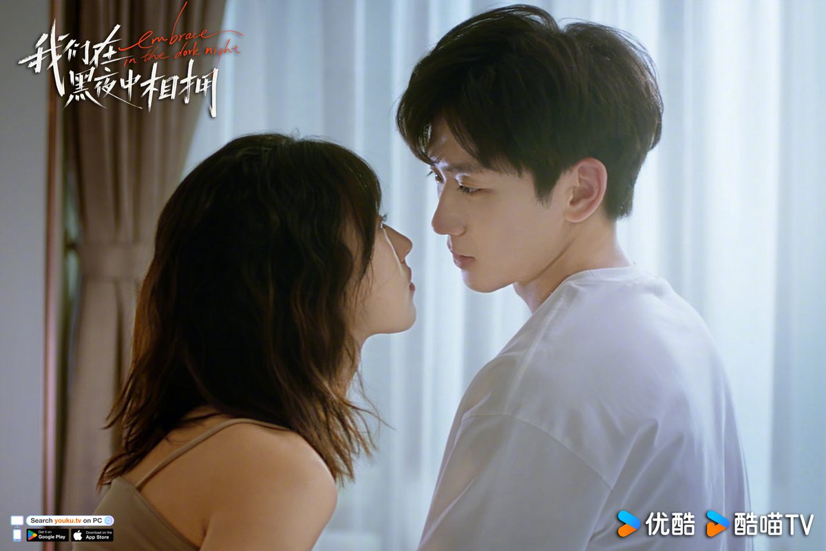 #เราโอบกอดกันในคืนอันมืดมิด #EmbraceInTheDarkNight ซีรีส์สั้นระดับท็อปอีกเรื่อง! มาดูคู่กระต่าย-หมาป่าสุดเหลือเชื่อของเรา ชิงซีที่มีความสูงต่างกัน 188 ซม. และ 160 ซม. ครองใจสาวๆ ดุดันราวกับนกอินทรี! #เริ่นอวิ้นเจี๋ย #กาวหรงฟาง #RenYunjie  #GaoRongfang 

#YOUKU #YOUKUThailand