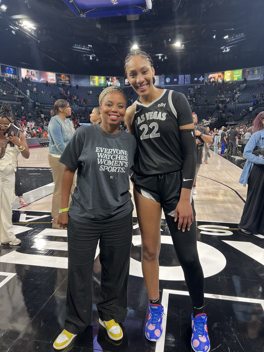 jemelehill's tweet photo. I’mma tell my kids this is Captain Marvel. https://t.co/6dRmg82T0L