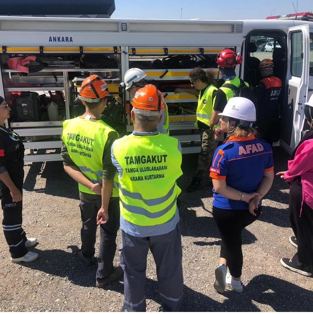 Tamga Uluslararası Arama ve Kurtarma 3. #ankara ekibi Depremde arama kurtarma eğitimlerine başlamıştır.

@ankaraafad.operasyonlar

#afad
#afadeğitim
@tamgakut_ankara 
#ankara 
#deprem 
#aramakurtarma
#usar #aramakurtarma #searchandrescue #tamgakut #eryaman #etimesgut #ankara
