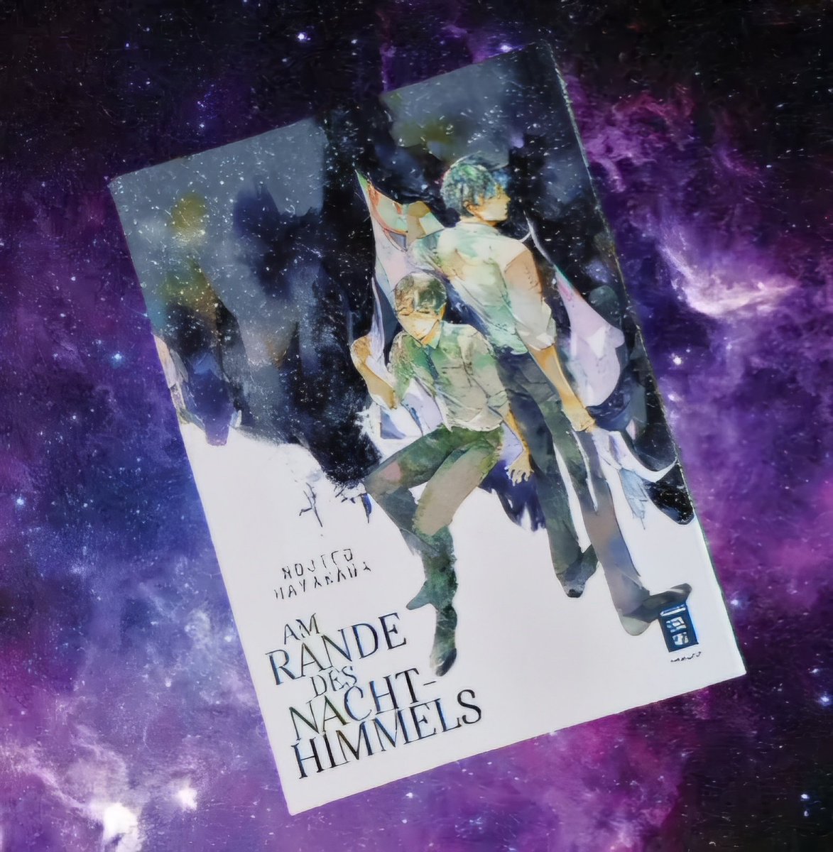 Hätte ich geahnt, wie schön dieser Boys Love Band ist, hätte ich nicht so lange mit dem Kauf gewartet. Ein schöner Band für Einsteiger ins Genre, etwas größer als übliche Bände und eine schöne Story noch dazu. Gefühle, über viele Jahre verborgen und noch immer da. 💕 #boyslove