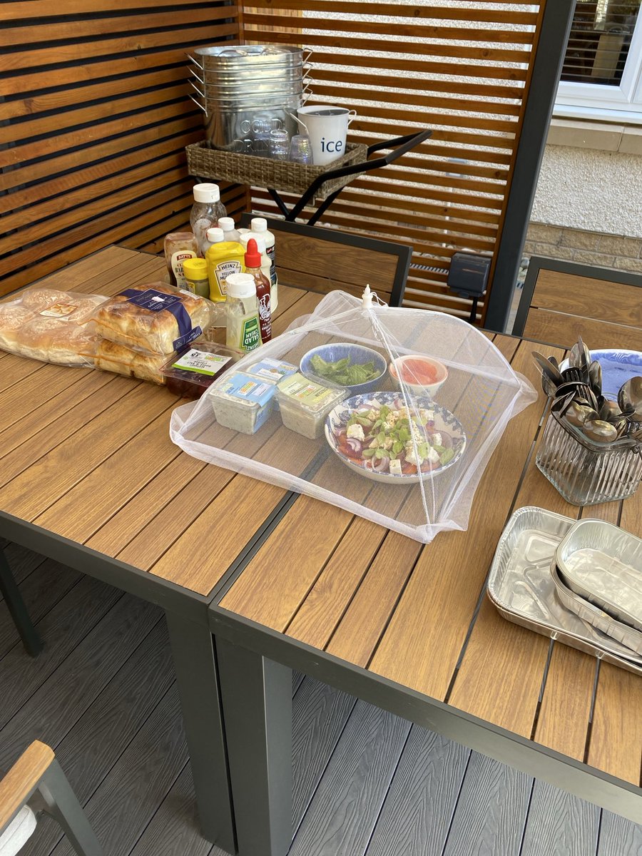 MartinWillB's tweet photo. Sunshine at last #letsgrill #oneforthechef https://t.co/FNuxcgimVD