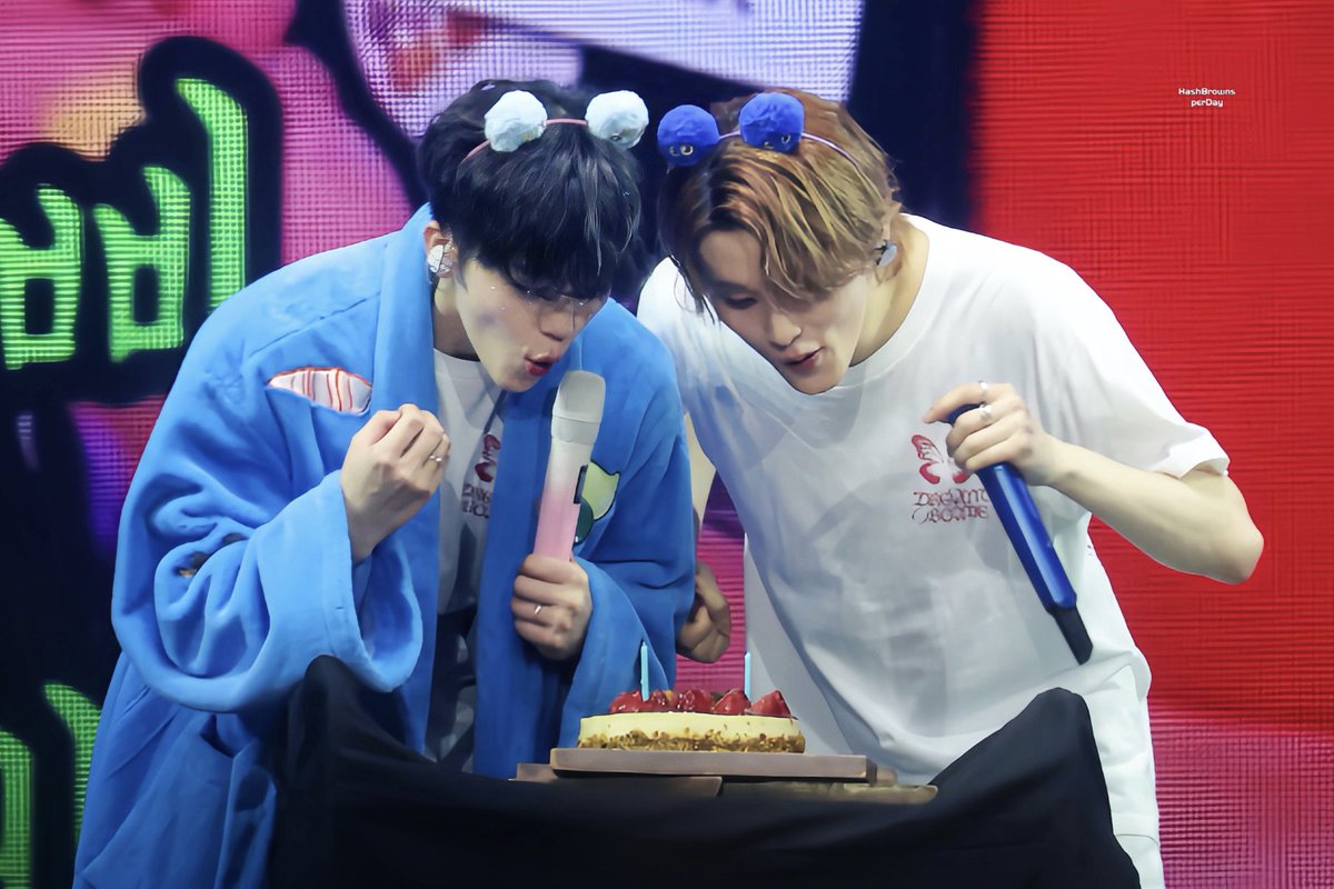 SomeoneAugust's tweet photo. 240811 TDS3 Manila 
Happy Birthday My Leo babies🎂♌️💗
마크  재민 

#마크 #재민 #MARK #JAEMIN 
#맠잼 #markmin #NCTDREAM #NCT https://t.co/hrngz9Tr48