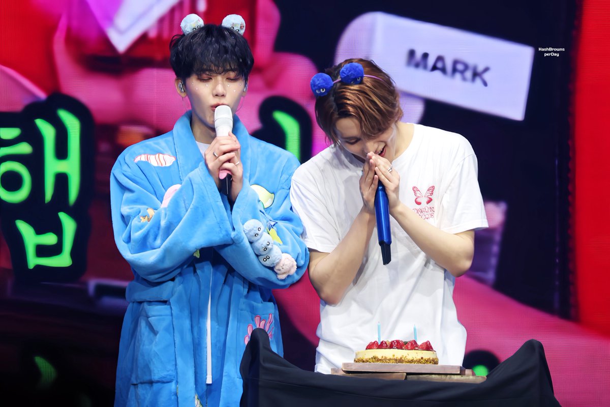 SomeoneAugust's tweet photo. 240811 TDS3 Manila 
Happy Birthday My Leo babies🎂♌️💗
마크  재민 

#마크 #재민 #MARK #JAEMIN 
#맠잼 #markmin #NCTDREAM #NCT https://t.co/hrngz9Tr48