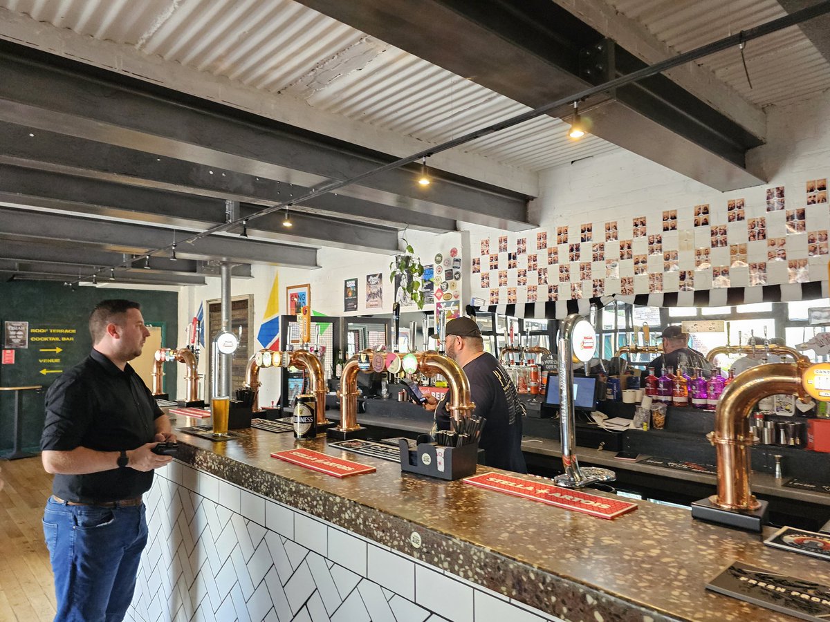 NEWCASTLECITYU1's tweet image. Welcome to Bar 294 The Grove just up from Ouseburn. £23.50 for four pints. It's pretty good beer garden.
#nufc #allthebars #gatesheadfc #f4f