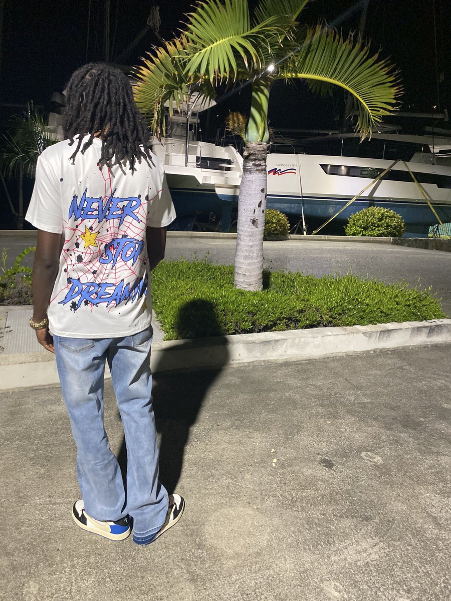 javinvw's tweet photo. Only time we fall 🍂 is when the summer end 🤟🏽

#lastlap
#getyuhlastwukonnow
#chowblixky https://t.co/EPxCFOjtln