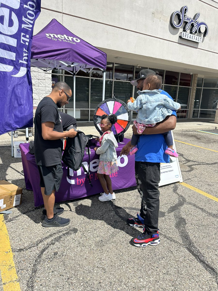 Josh Owens (@jowinsallday) on Twitter photo Doing it for the kids!! Back to school event at 8894 8 Mile rd in Ferndale! <a href="/b_barkoff/">B. Barkoff</a> <a href="/WinstonAwadzi/">Winston Awadzi</a> <a href="/thayesnet/">Terry Hayes</a> Doing it for the kids!! Back to school event at 8894 8 Mile rd in Ferndale! <a href="/b_barkoff/">B. Barkoff</a> <a href="/WinstonAwadzi/">Winston Awadzi</a> <a href="/thayesnet/">Terry Hayes</a>