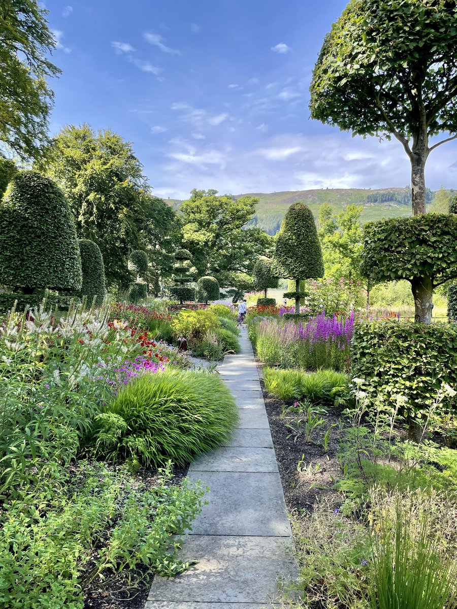 ShivmacbS's tweet photo. Wow!!! An absolute treat for the senses this afternoon with a visit to @Aldourie gardens through @scotgardens &amp; supporting @HighlandHospice Just beautiful! #scottishgardens #inverness https://t.co/BLkPArnxj2