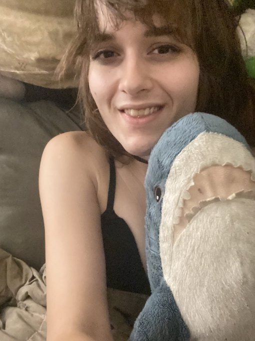 I might be hopelessly gay for people with little interest in me, but ik I&rsquo;m still a baddie❤️ this too