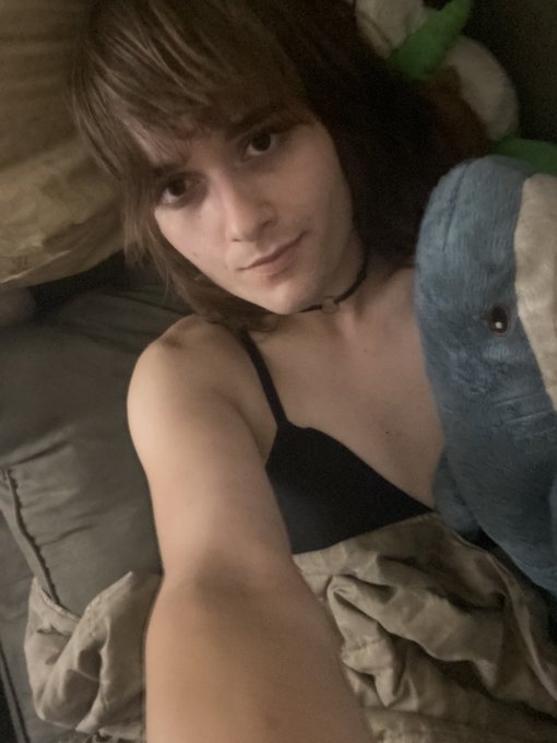 I might be hopelessly gay for people with little interest in me, but ik I&rsquo;m still a baddie❤️ this too