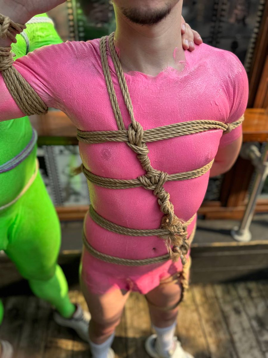 Boy Alex (@boyalextor) on Twitter photo Rope bondage and liquid latex courtesy of <a href="/JeremyRigger/">Jeremy Rigger</a>
#bondage #bdsm #gayboy #kink #latex Rope bondage and liquid latex courtesy of <a href="/JeremyRigger/">Jeremy Rigger</a>
#bondage #bdsm #gayboy #kink #latex