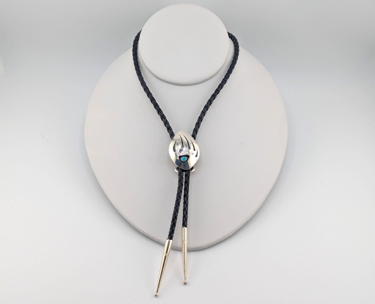 BoydsPromo's tweet photo. https://t.co/XzFMKRoRqt
#southwestartisans #navajojewelry #navajobracelet #zuni #hopi #nativejewelry #silver #silverbracelet #handmade #etsyshop #ebay #etsyseller #eaglebracelet #love #posh https://t.co/aEmc9DXn5c