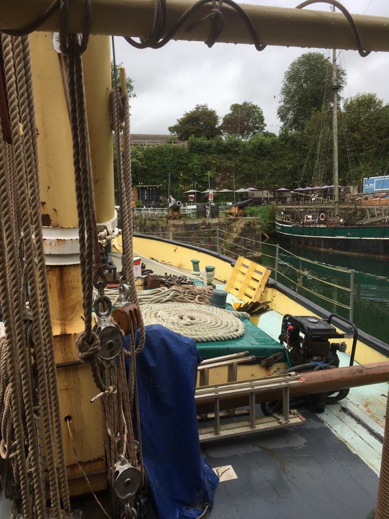 Mor poets tweet media