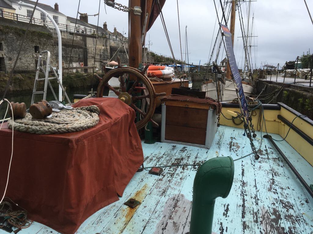 Mor poets tweet media