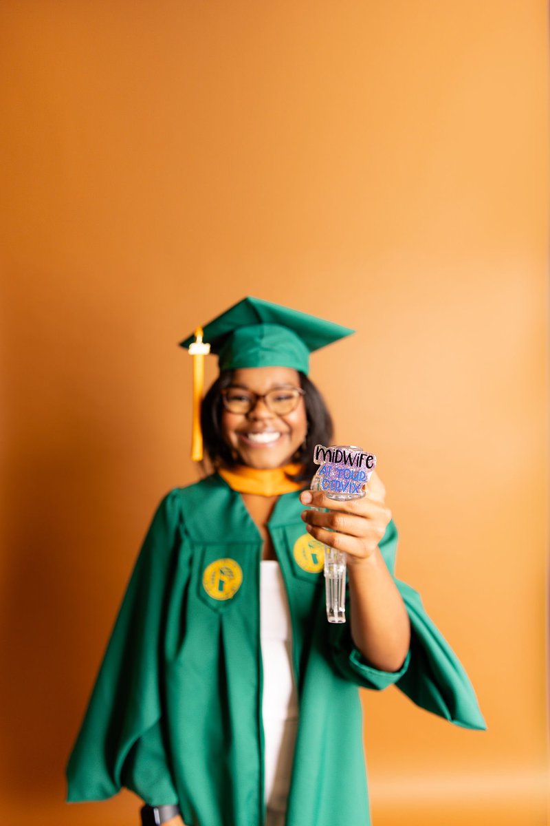 destynig_'s tweet photo. don’t mind me, i’m just UAB’s first Black Midwifery Student 🫶🏾❤️🥹

Destyni Goode MSN, CNM loading⏳💕 https://t.co/7VhWQozHX3