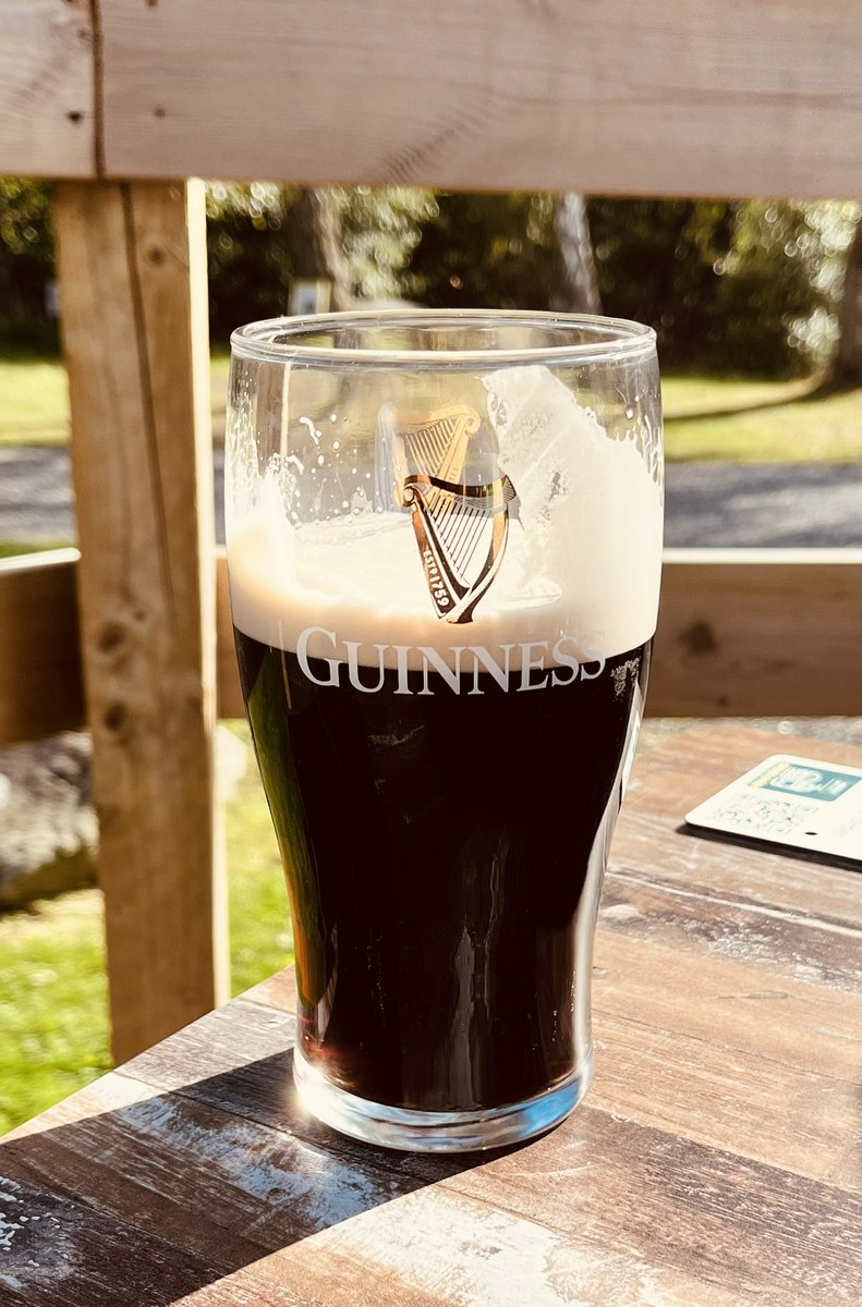 StephNx79's tweet photo. Beer garden after a Celtic win 🍀 https://t.co/VKnYGjT5Kh