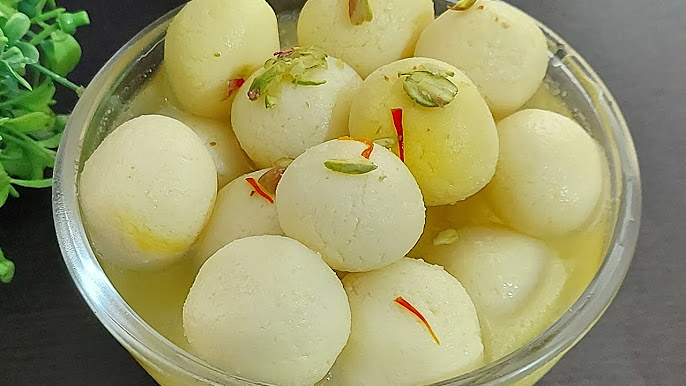 VishalMalvi_'s tweet photo. Unpopular opinion but Gulab Jamun is better than Rasgulla https://t.co/GPrwT04vb2