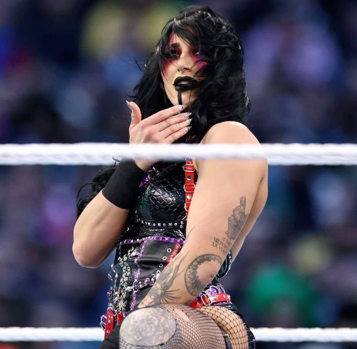 reminiscing about rhea ripley with extensions

— a thread. 🧵