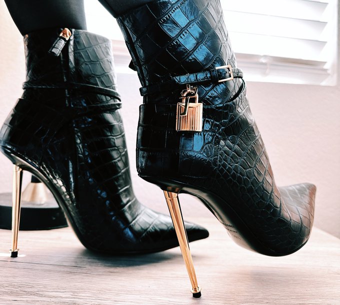 your balls go here https://t.co/YSIu3VbjLA