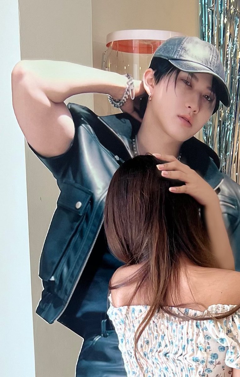 เขินอะ 🤣
#FlyHighWithChangbin