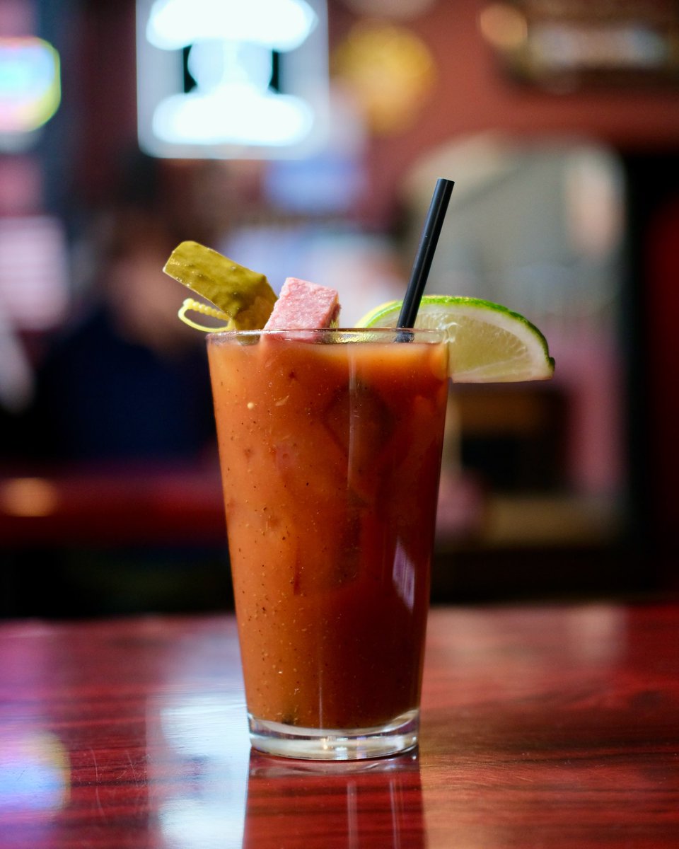 Kick off your Sunday at Toons! 😋

Open daily at 11am. Delivery &amp; pickup available. Call ahead for pickup: (773) 935-1919. View menu &amp; more at chicagotoons.com

#chicagobars #wrigleyville #southportcorridor #lakeviewchicago