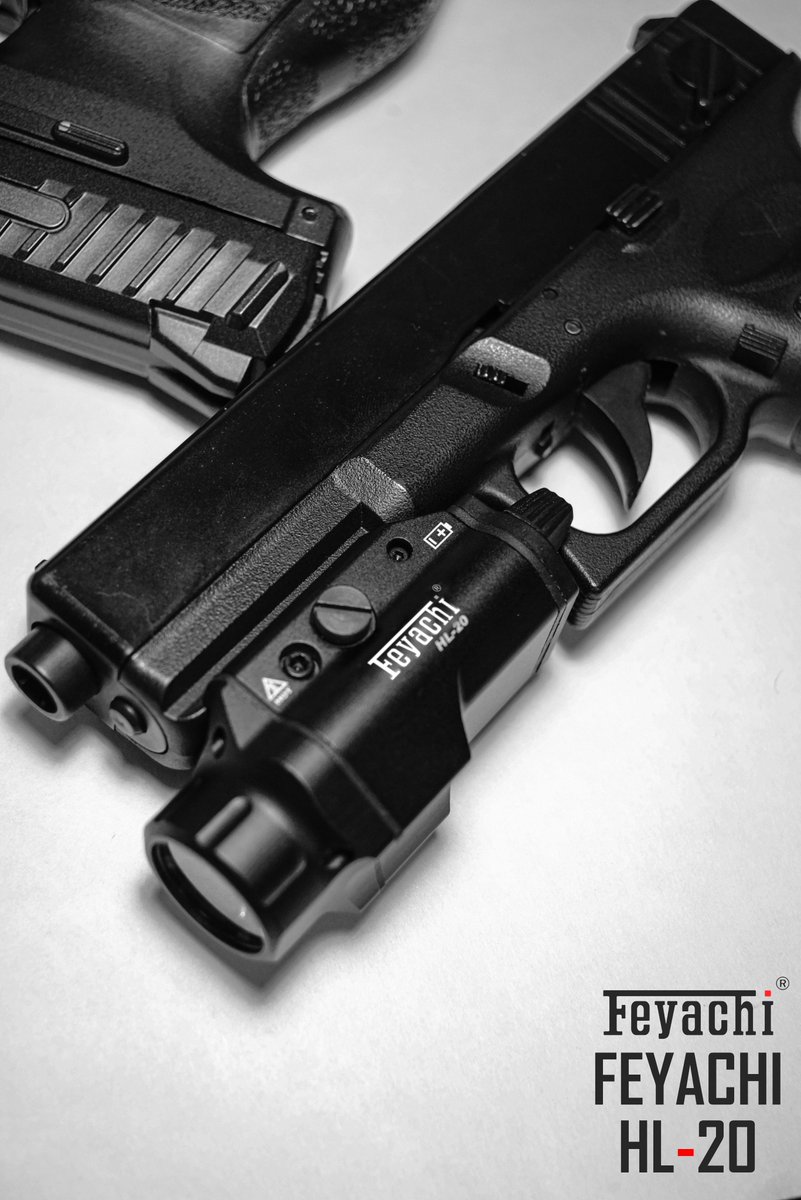 Feyachi_store's tweet image. When darkness falls, With Feyachi HL-20 in your hands，nothing stays hidden in the shadows.🌛

Illuminate your path and take on the night with confidence. 🔦💪

#homedefense #tacticaltraining #tacticalflashlight #fieldtested