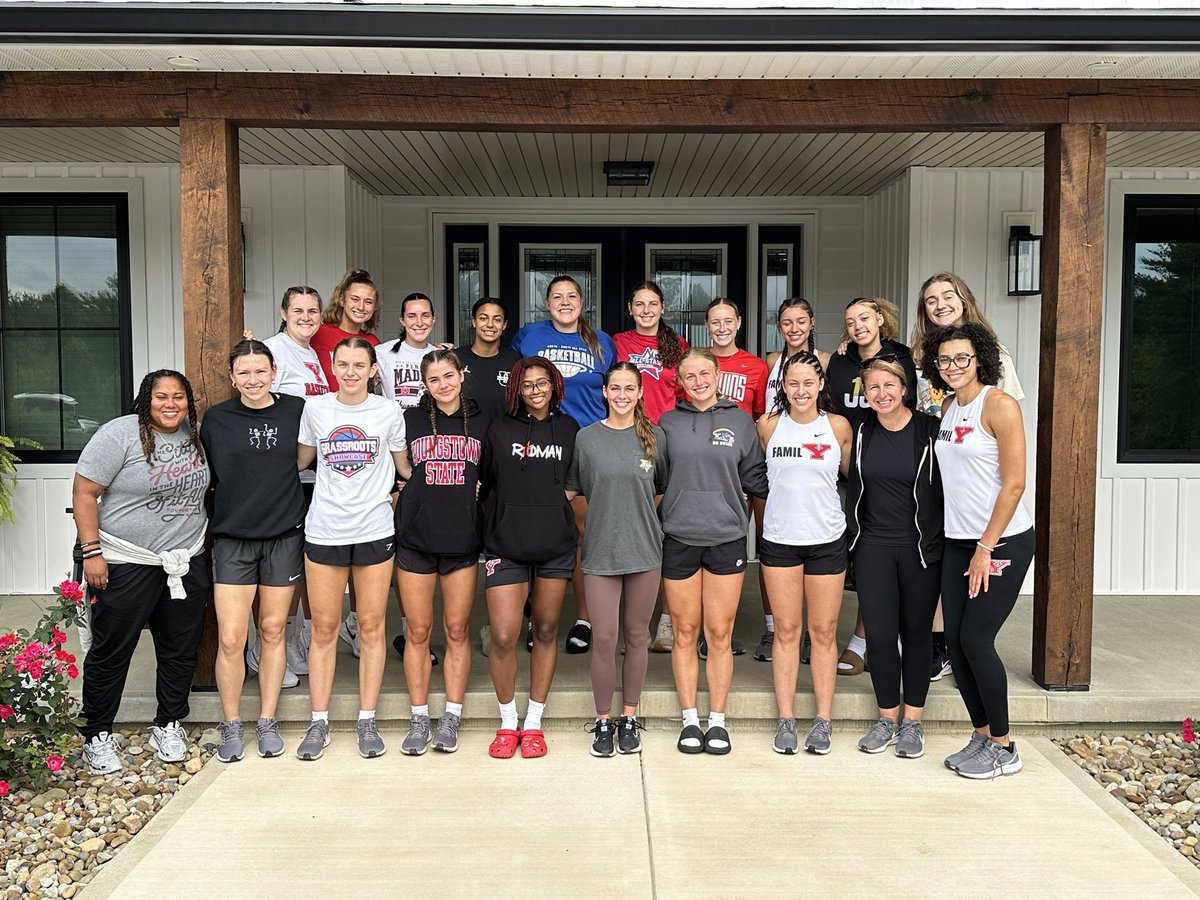 Youngstown State WBB🐧 tweet media