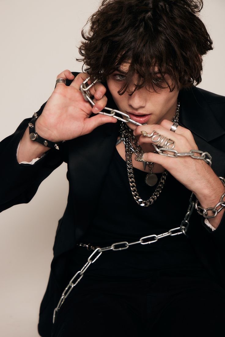 evanessencies's tweet photo. In the 𝖘𝖍𝖆𝖉𝖔𝖜 of the stars
The lighter makes a spark
But I look 𝖇𝖊𝖙𝖙𝖊𝖗 𝖎𝖓 𝖙𝖍𝖊 𝖉𝖆𝖗𝖐 https://t.co/pffvpNr5bY
