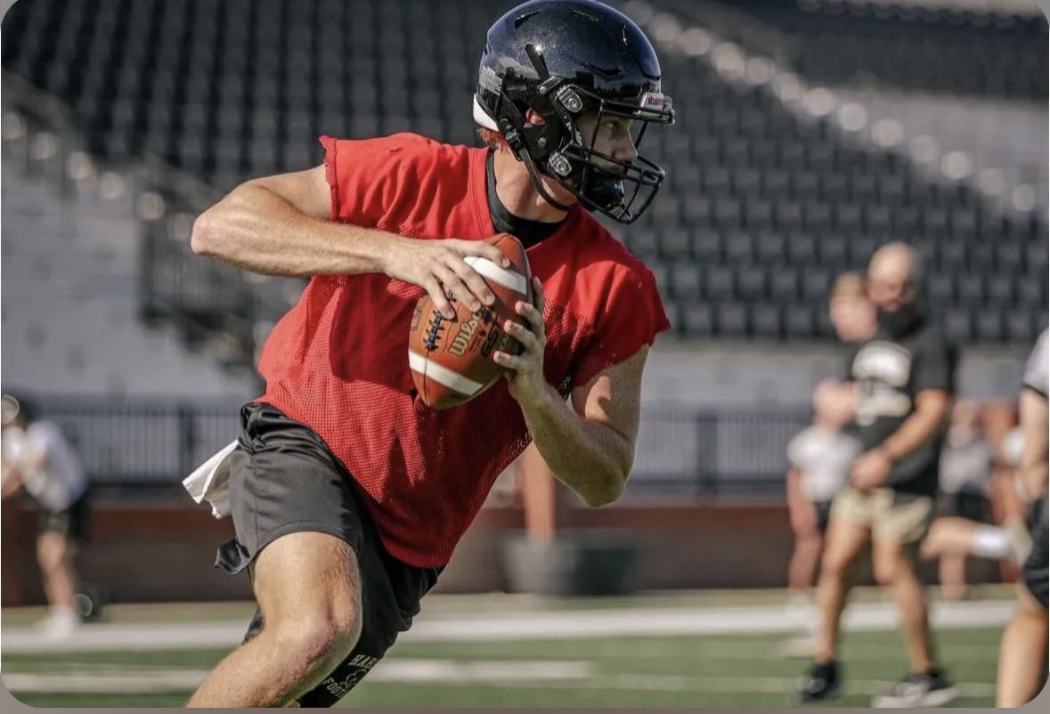 _coachwilliams7's tweet photo. Spin that thing young gun (or pitch it) https://t.co/KD4JO3pMoN
