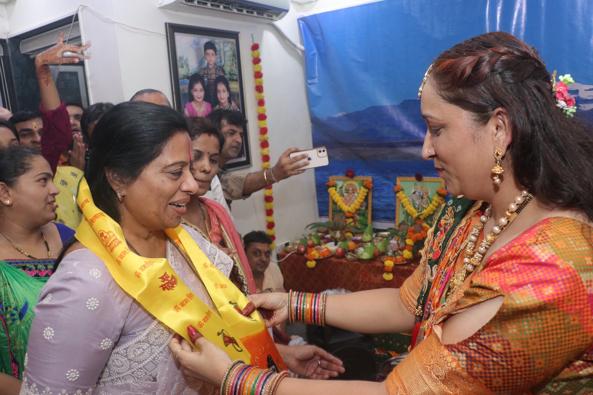 Connectgeeta's tweet photo. पवित्र श्रावण महिन्याच्या निमित्ताने आज प्रिन्स प्लाझा, भाईंदर पूर्व येथे भगवान शिव अभिषेक आयोजित करण्यात आला होता. यावेळी उपस्थित राहून भगवान शंकराचे आशीर्वाद घेतले आणि सर्वांना पवित्र श्रावण महिन्याच्या शुभेच्छा दिल्या.
#mirabhayandar #shivshankar #abhishek #sharavan #sharawan #blessing