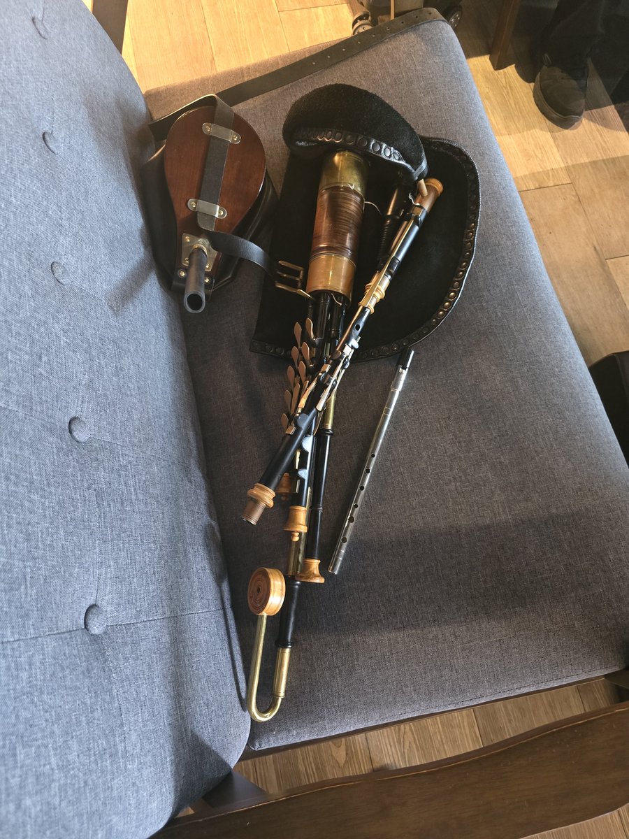 FaliqAuri2's tweet photo. I've been reflecting on my content strategy lately, and it's clear that I've been doing more talking than letting the music speak for itself. I've decided to get back to basics – focusing on more music and less chatter https://t.co/9spcfi36bm