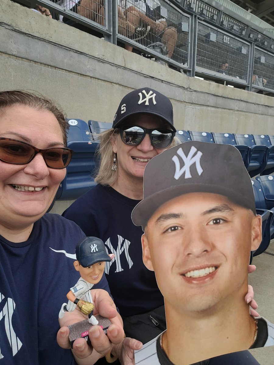 ApreaDanielle's tweet photo. Volpe Bobblehead day #RepBX https://t.co/aQhNyh7QPt