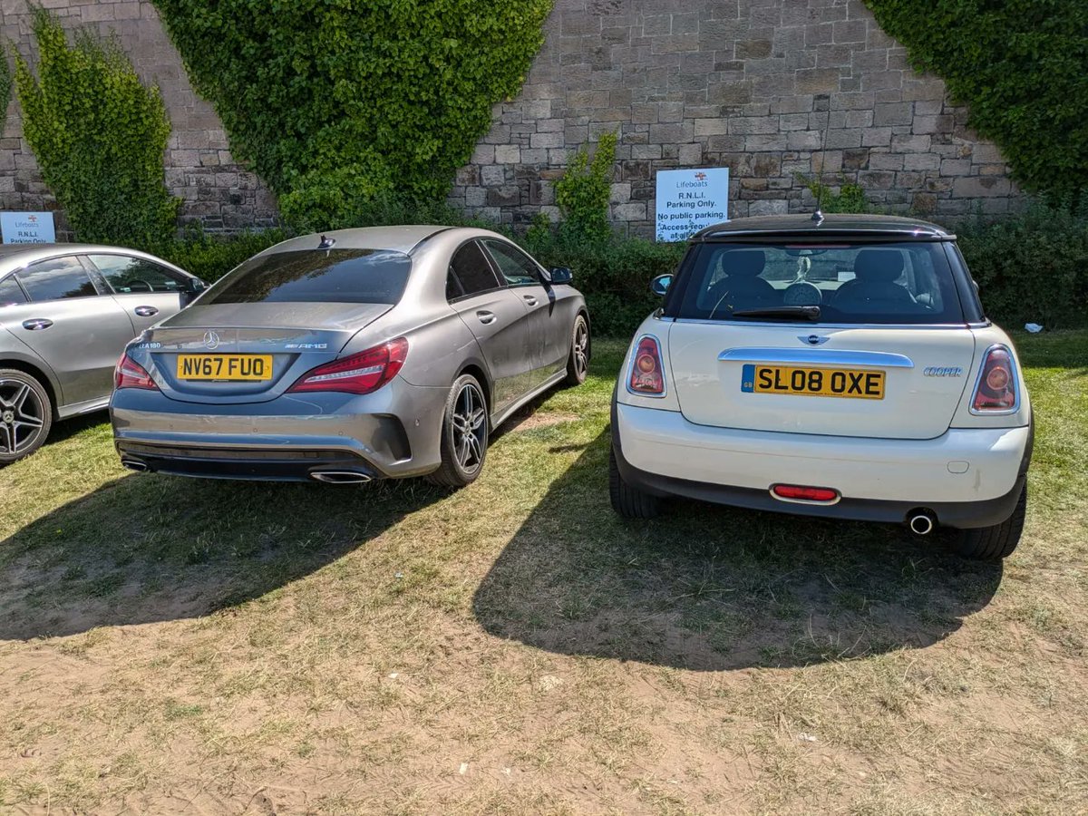 A real shame we have to post this, but unfortunately our crew have already struggled to attend two separate call outs, as well as a training exercise this morning, thanks to members of the public parking in reserved RNLI spots. 📟

Delays to our crew launching costs lives.