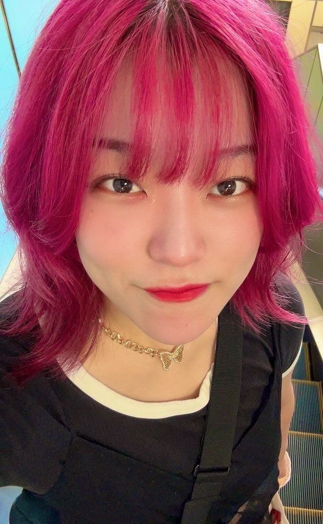 manaka_misawa's tweet photo. 昨日で21歳になりました。
おめでとうって言ってくれた方
ありがとうございます🫶
21年間健康に生きられて感謝です。
これからもよろしくねん♡
21歳一発目ベストショット📸😳 https://t.co/1bbkJOuLh3
