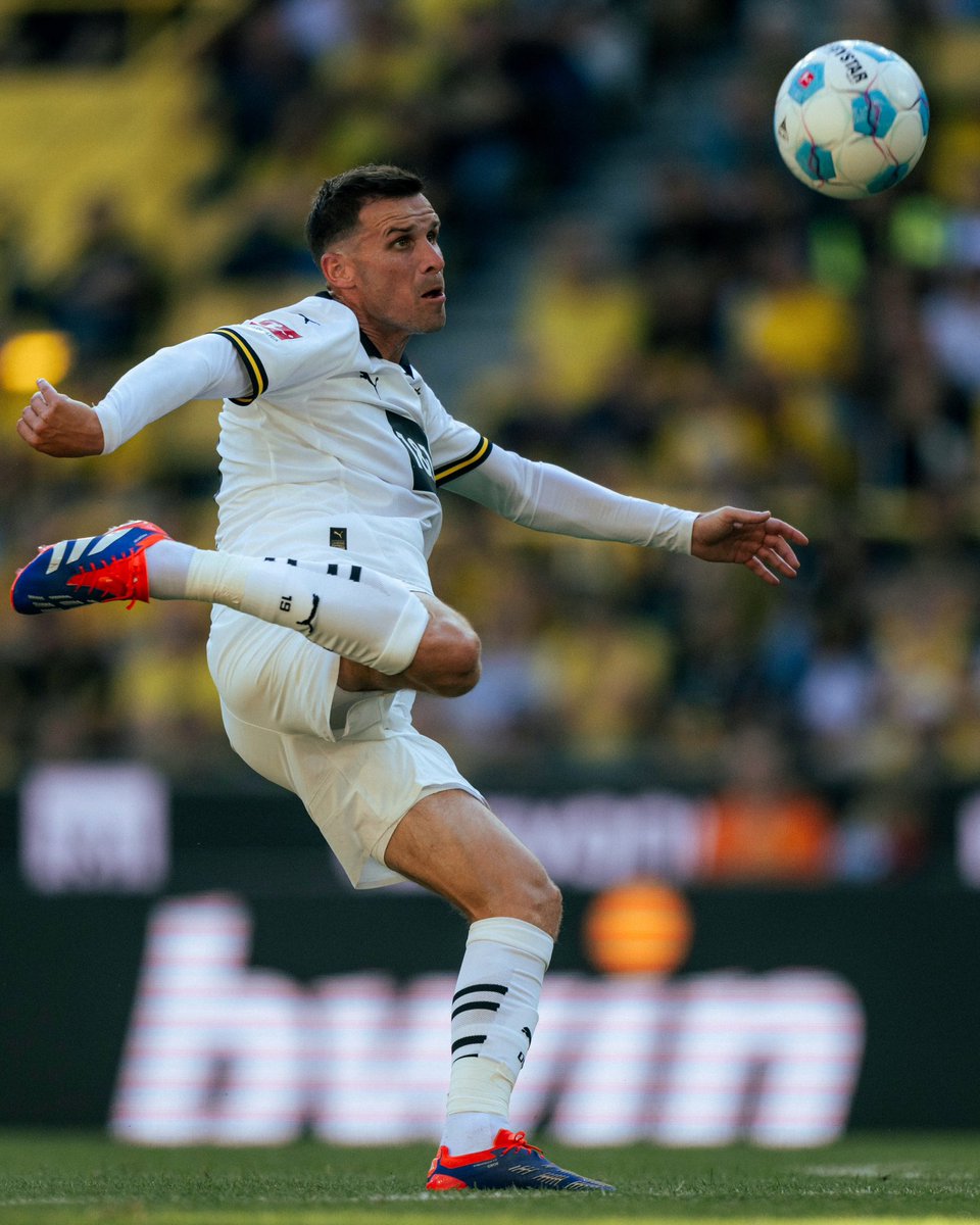 BVB's tweet photo. Das Zepter in die Hand genommen 🧠 https://t.co/sKvyWVTyBw