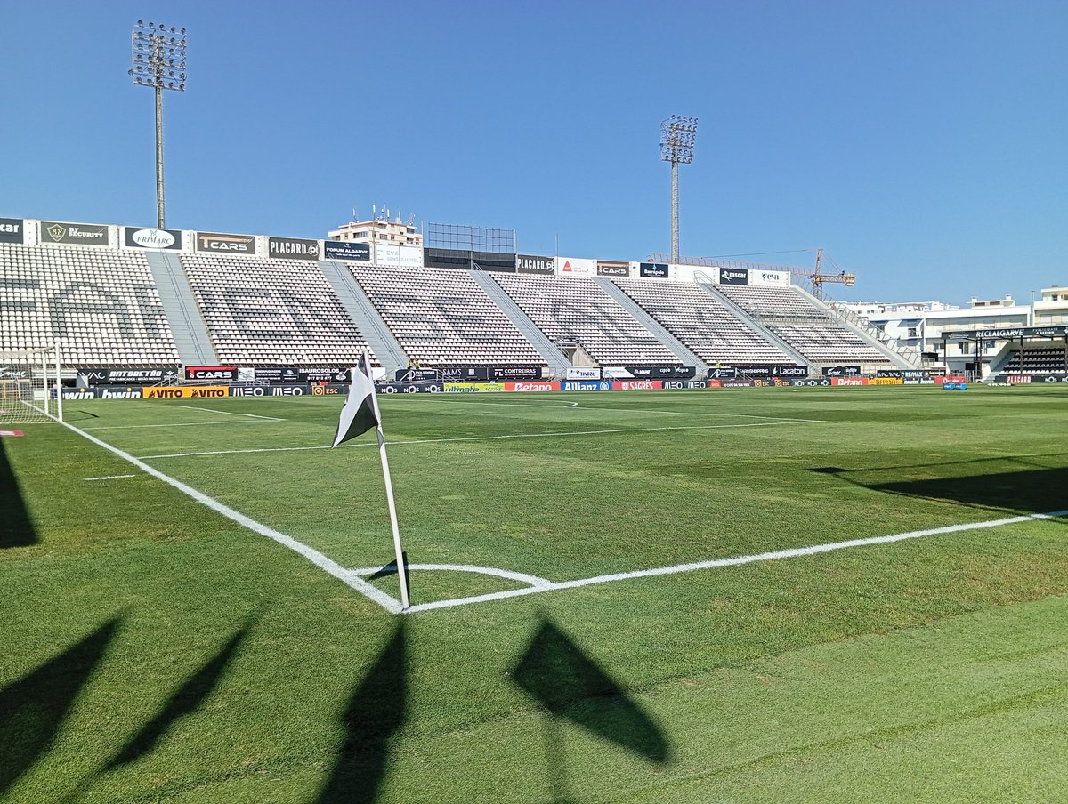 <a href="/SCFarense_/">SC Farense</a> vs <a href="/MoreirenseFC/">Moreirense Futebol Clube</a>  no S.Luis, a partir das 18h para seguir na emissão de desporto da <a href="/antena1rtp/">RTP Antena 1</a>