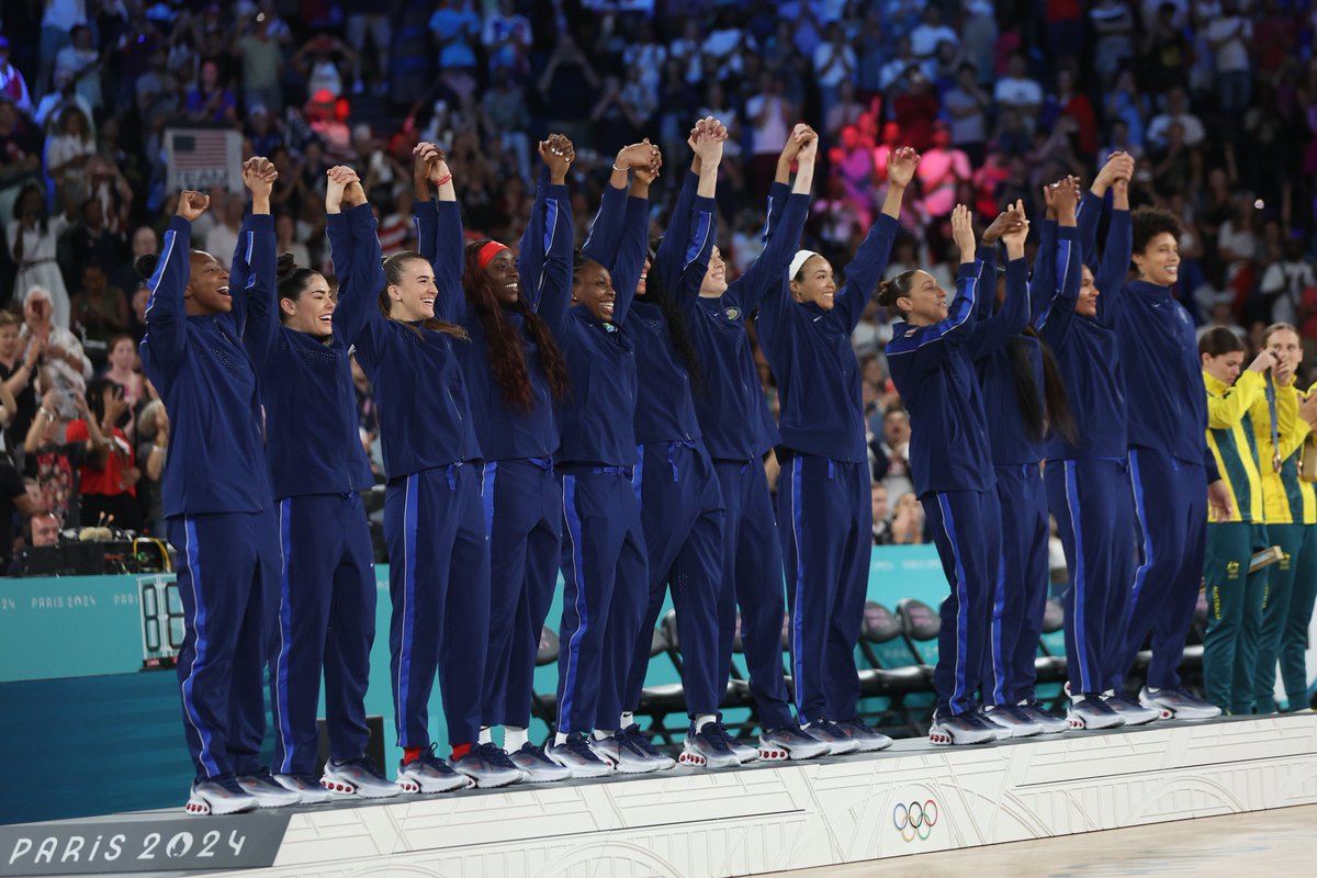 If you're under 32, you've never seen this dynasty lose a game.

🇺🇸 #USABWNT