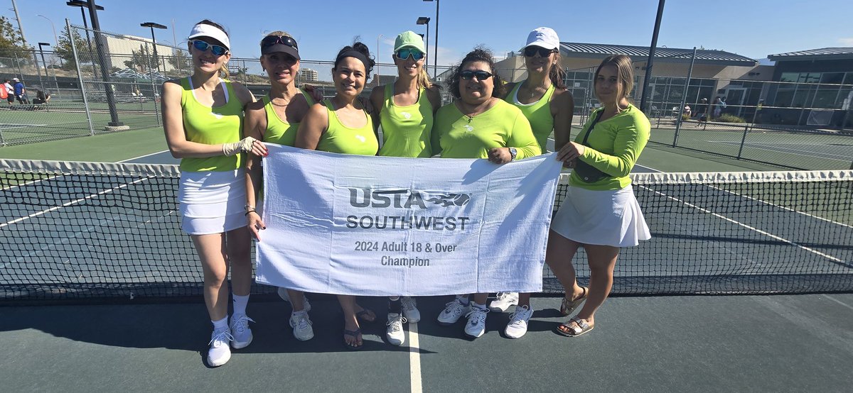 USTASouthwest's tweet photo. First two champs of the weekend crowned so far at our USTA Southwest Adult 18 &amp;  Over League Championships, the 2.5 ladies from El Paso (Captain Karina Zunig) &amp; 4.0 ladies from Gilbert, AZ (captain Kae Lynn Randall).

Good luck at Nationals in the fall, ladies! https://t.co/dmnsAWf7dA