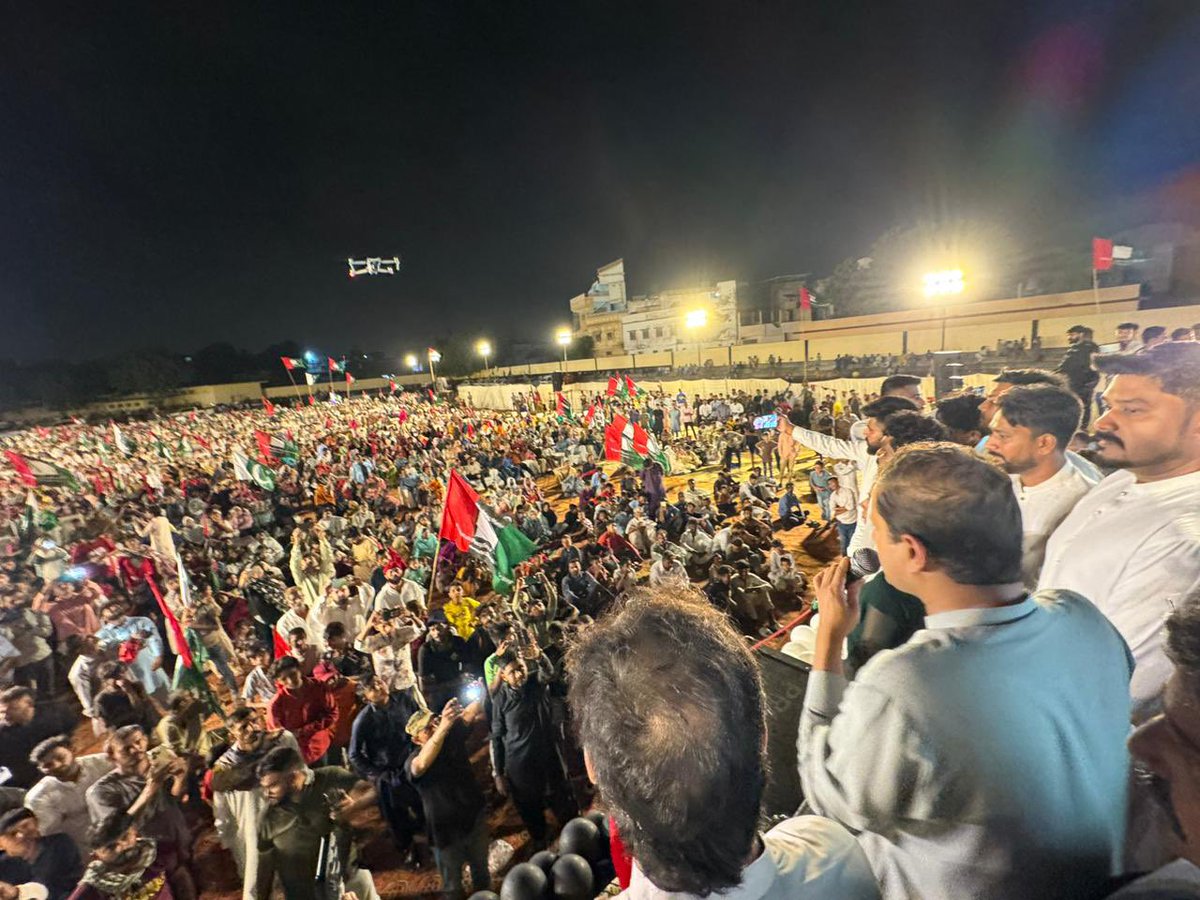 murtazawahab1's tweet photo. Ended the day with a fantastic Jalsa in Korangi organised by PPP Minority Wing. Thousands of people from different religions took part in the event &amp; chanted #PakistanZindabad #NationalMinorityDay https://t.co/bnOXKonJeW