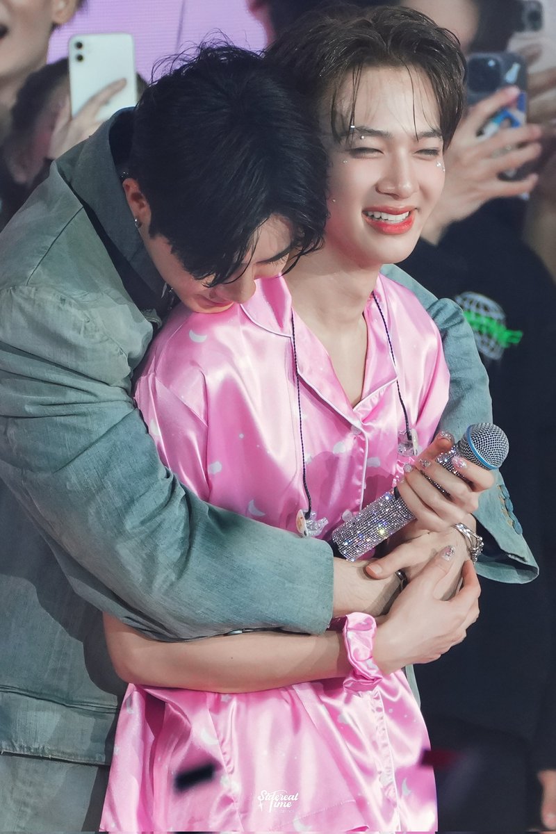 SiderealTimeZNN's tweet photo. 240811
@zee_pruk @CwrNew
#NuNew1stConcertDay2 
#NuNew1stConcert 
#NuNew1stConcertDreamCatcher 
#ZeeNuNew https://t.co/xEFdo94Az8