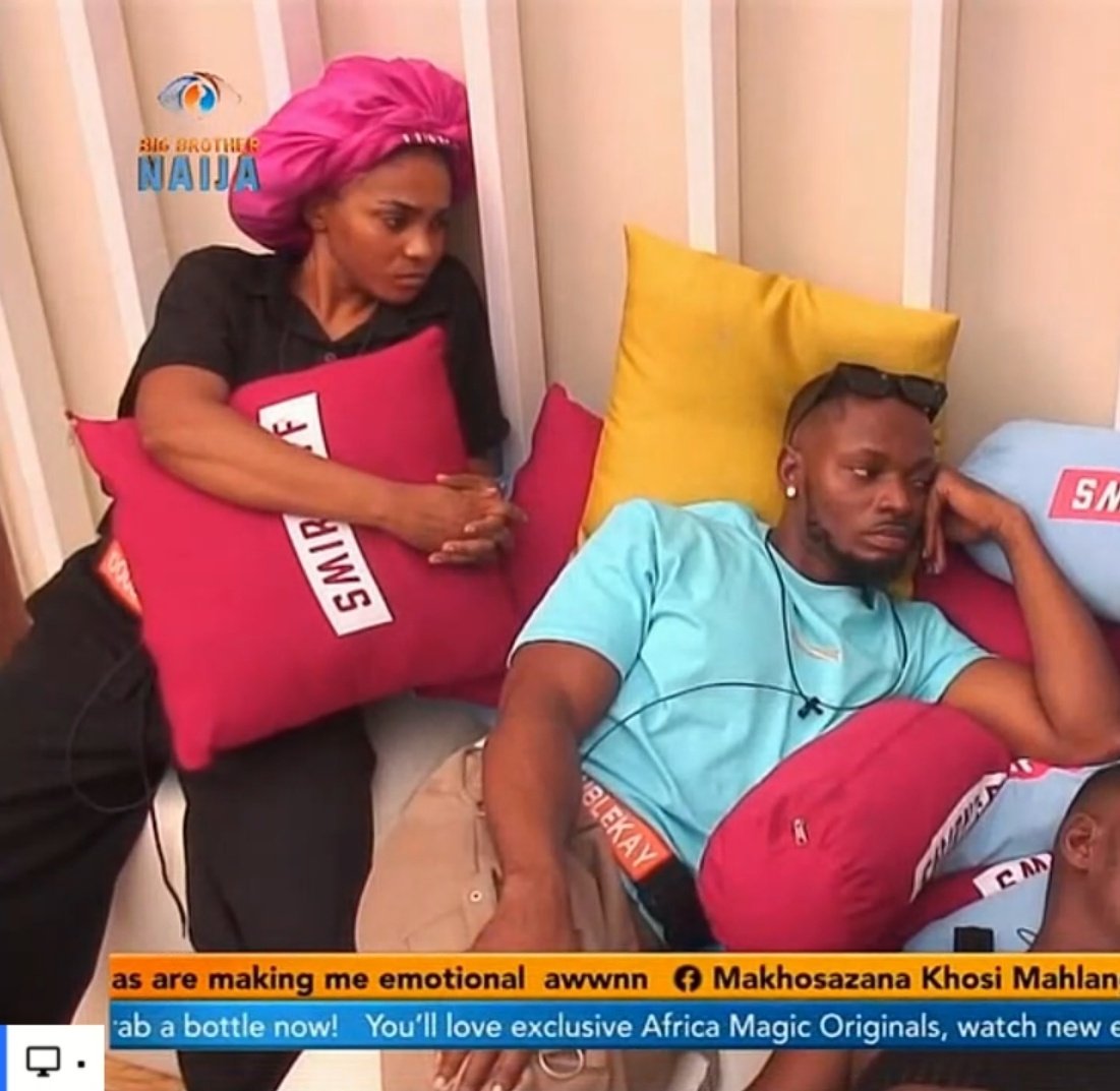 Jewel2Bb's tweet photo. Kelly and Kassia from the 2 seconds screen time we got of them.
#BBNaija 
#DoubleKay https://t.co/Ftz2ngzaNV
