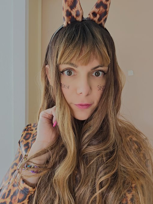 Be a good girl or i'll attack https://t.co/bbQkYFL1uR<a href="/tag/mvsales"class="tags"><span>#mvsales</span></a>