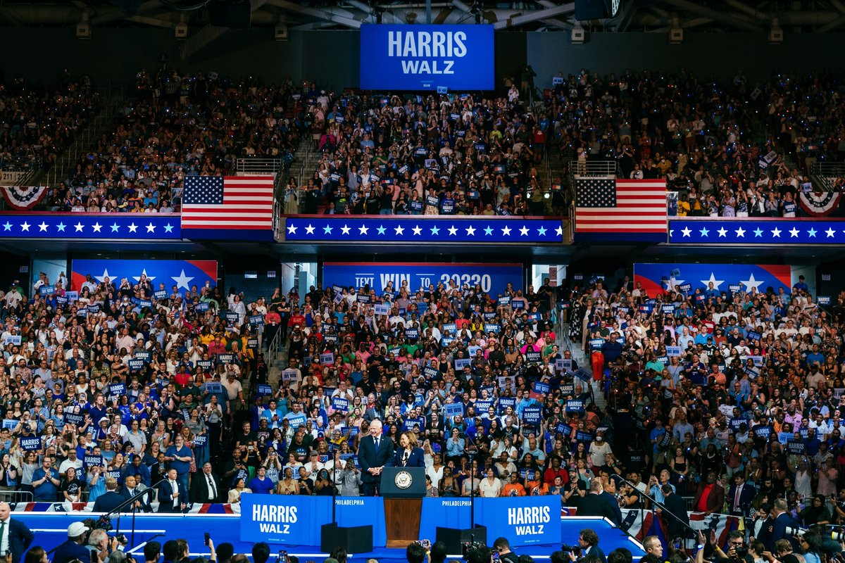 KamalaHarris's tweet image. .@Tim_Walz and I kicked off our first week on the campaign trail as running mates—and, in just five days, we visited Pennsylvania, Michigan, Wisconsin, Arizona and Nevada. 

Over the next 86 days, we hope to see you all out on the trail.