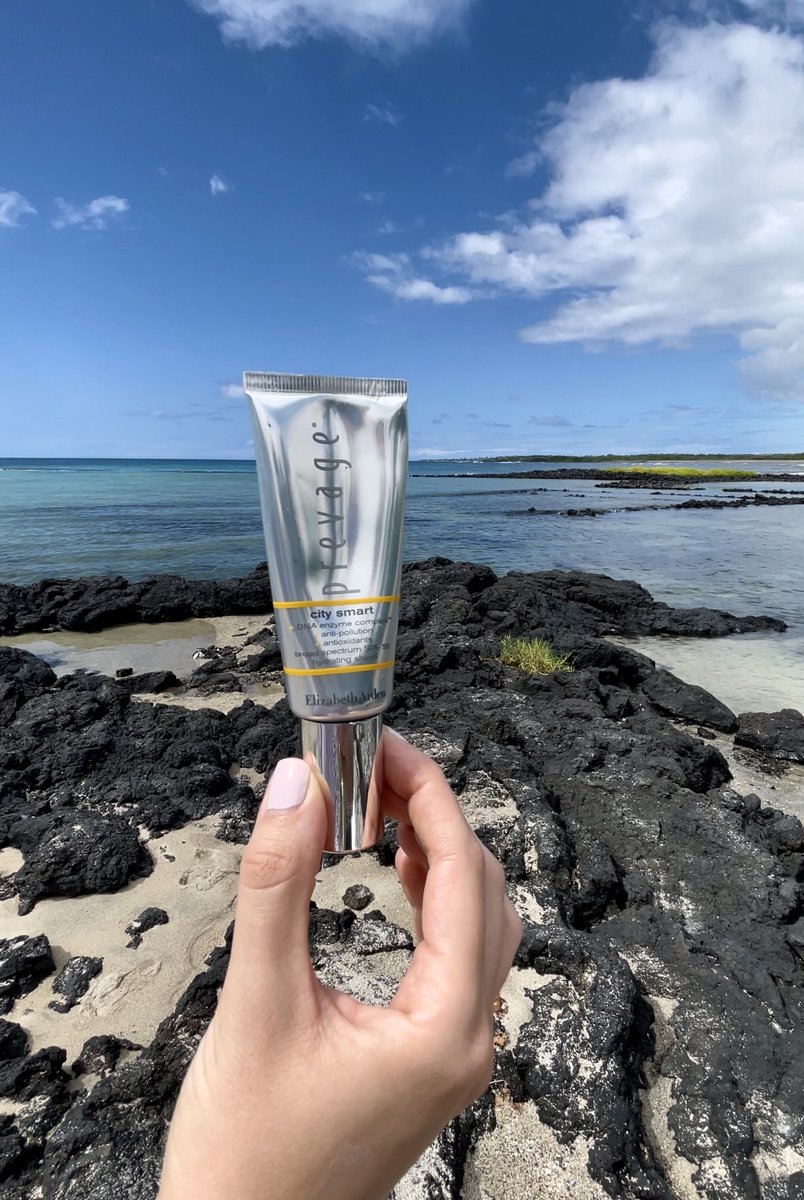 🌞 The best defense against the ills of city life, like pollution, ultra-violet rays and smoke, is our PREVAGE City Smart Hydrating Shield with SPF 50.