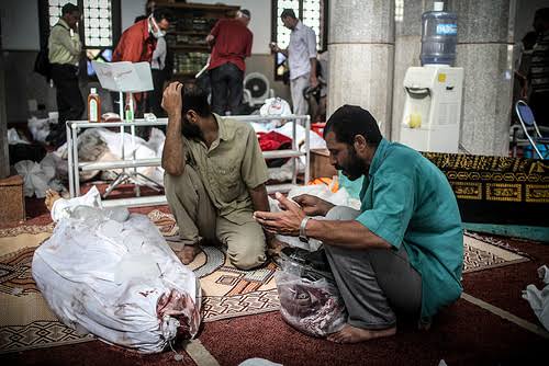 halasaid2's tweet image. مع قرب ذكرى مذبحة رابعة يجب أن نتذكر كل المذابح التى تمت مع بداية اعتصام أنصار الشرعية فى ميدان رابعة العدوية بداية من مذبحة الحرث الجمهورى والمنصة ورمسيس ااولى ثم مجزرة رابعة والنهضة ومصطفى محمود وعلى مر عامان العديد من المجازر وسحل واعتقال بنات وشباب #رابعة_والنهضة